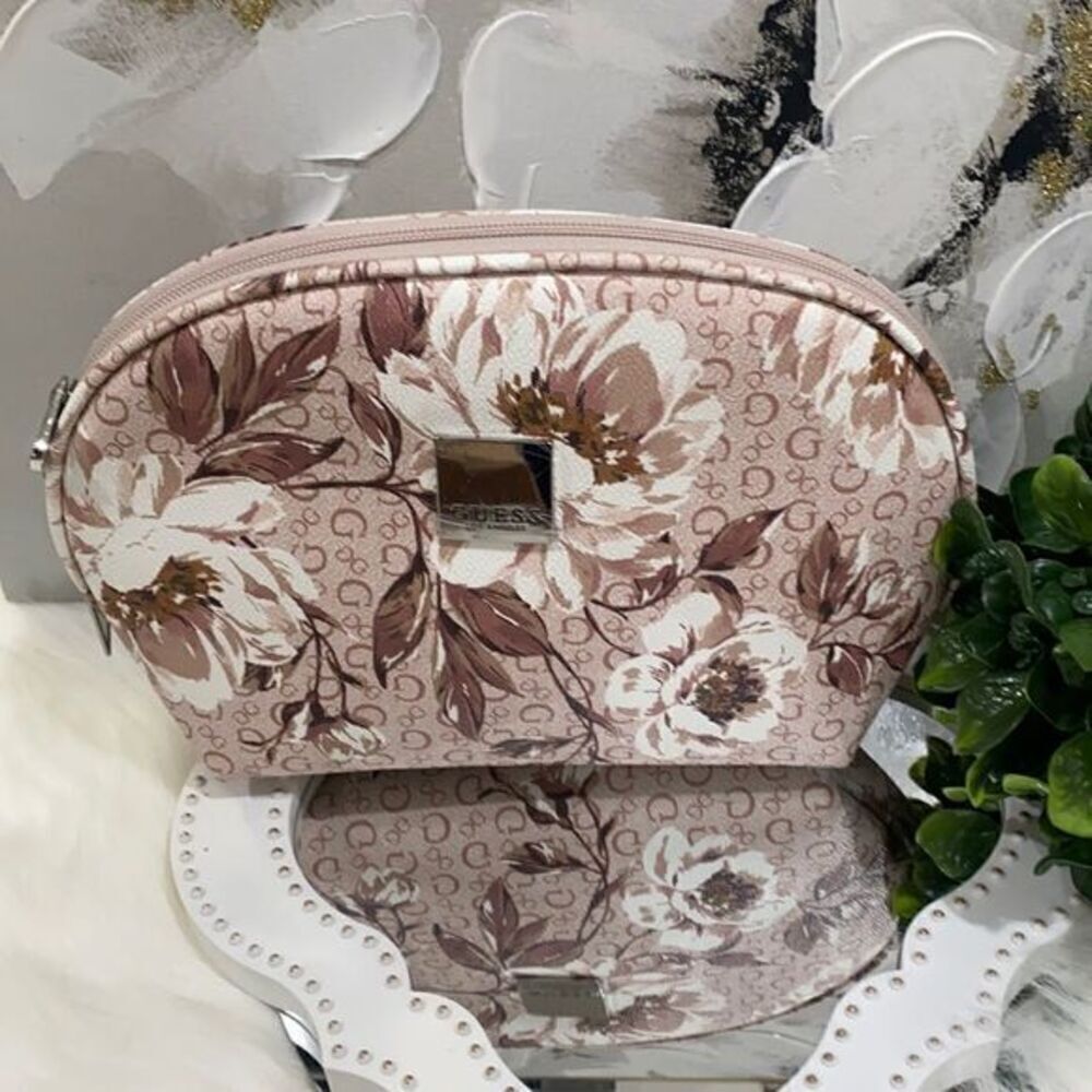 GUESS Cosmetic Bag